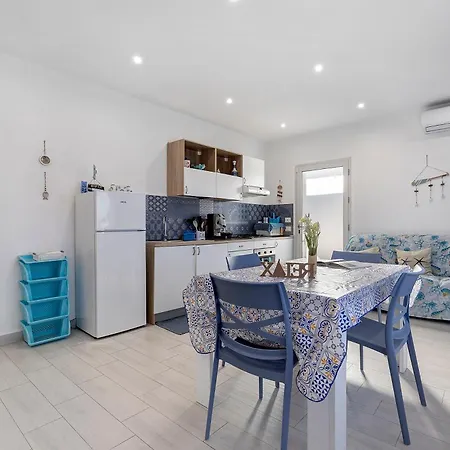 Lido Azzurro Sea Appartments 卡里尼